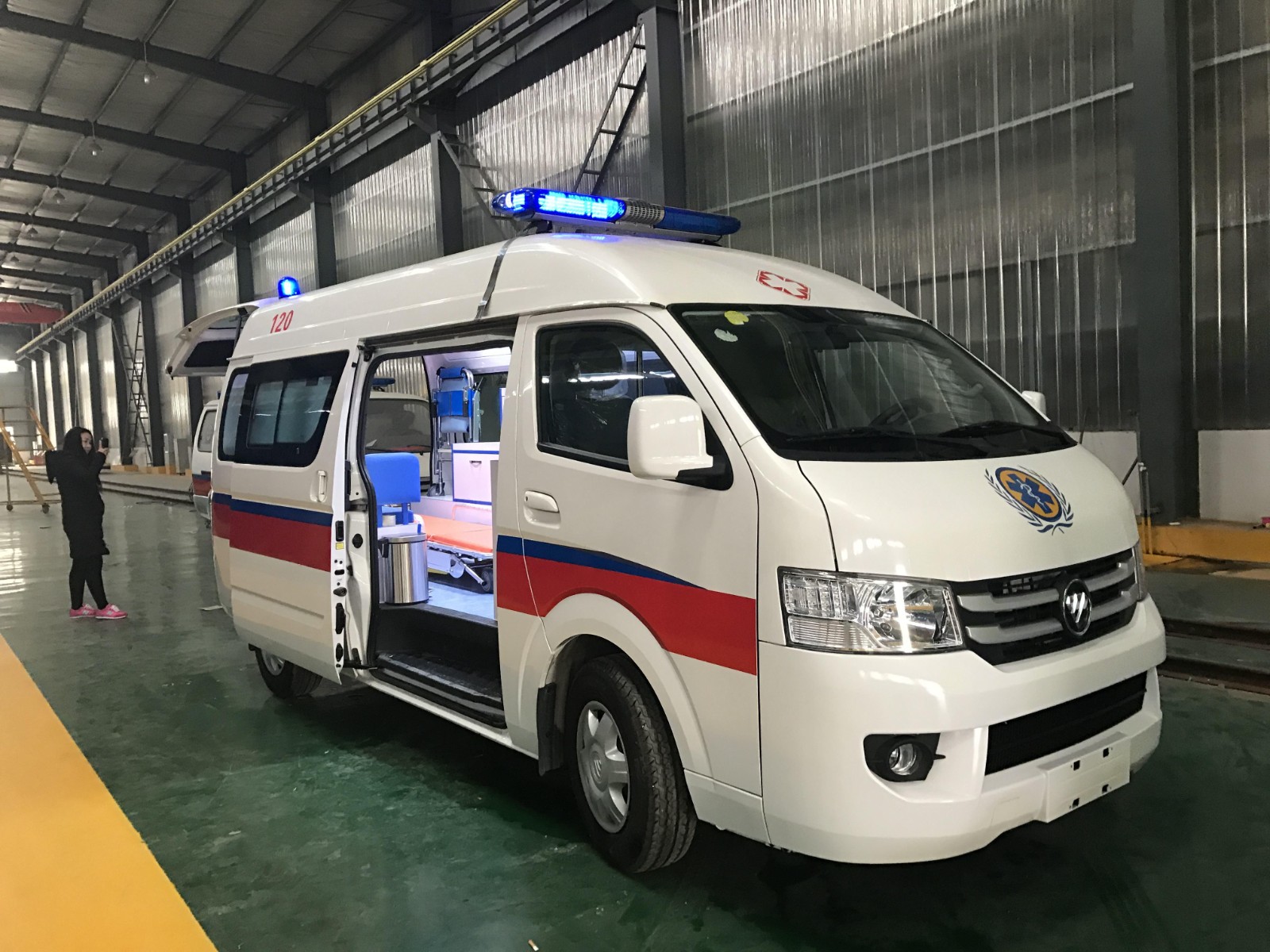 若尔盖县救护车转院