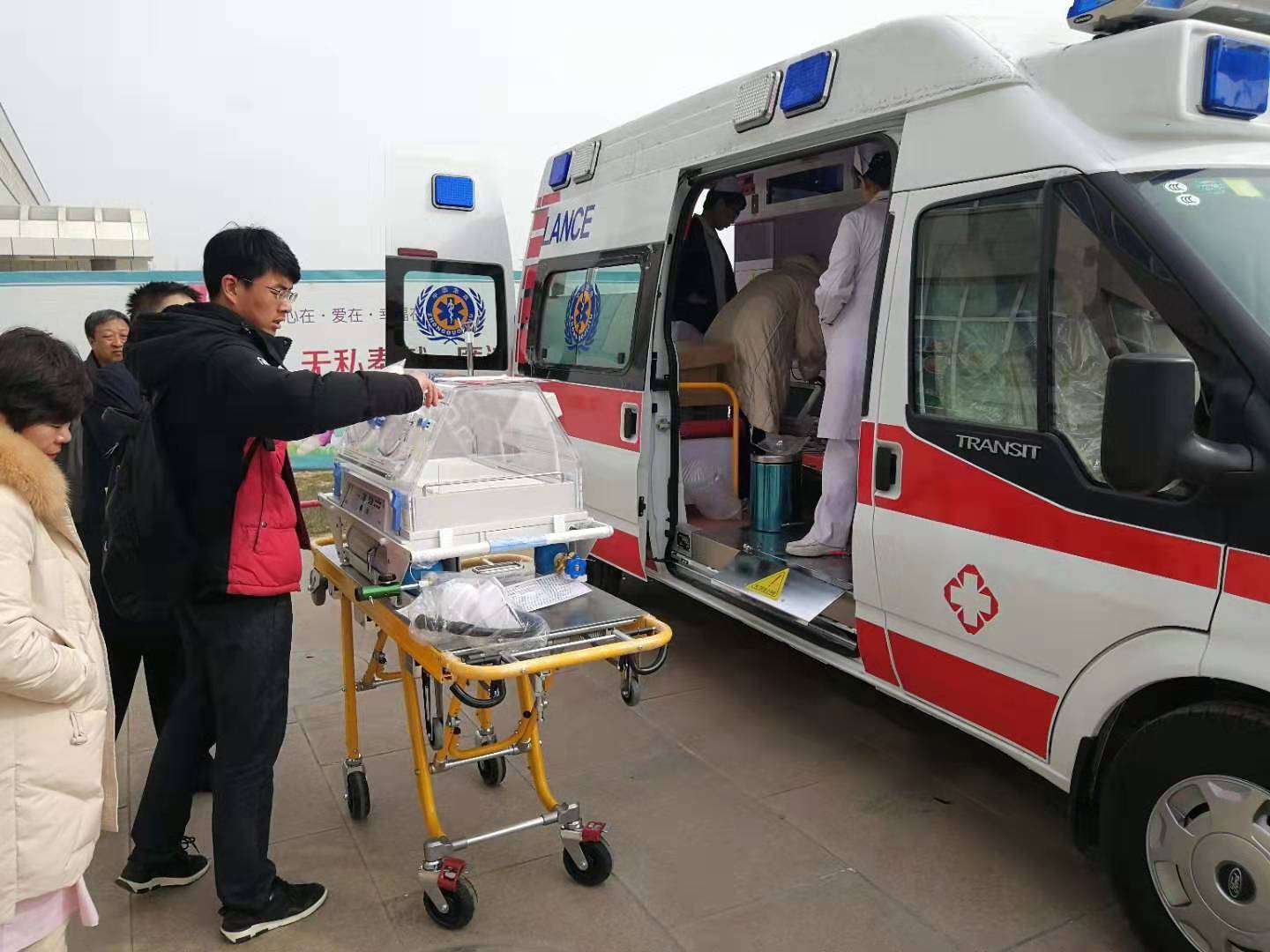 若尔盖县救护车转院
